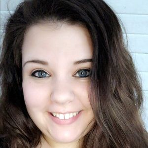 Meet your Posher, Briana